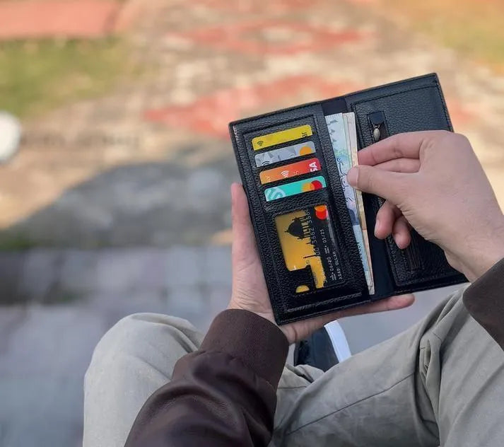 Premium Leather Wallet for Men - Stylish Croc Texture & Durable Design